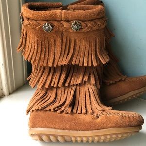 Minnetonka girls fringe boots